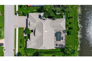 8455 WOODBRIAR DRIVE, SARASOTA, FL 34238 - MLS#MFRA4661786