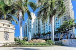 800 N Tamiami Trl #1010, SARASOTA