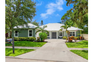 1760 ARLINGTON STREET, SARASOTA, FL 34239 - MLS#MFRA4661996