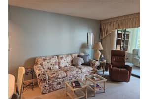 586 LAKESIDE DRIVE, BRADENTON, FL 34210 - MLS#MFRA4662033