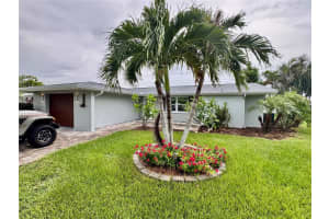 6841 Roxbury Dr, SARASOTA