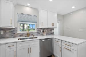 5830 MIDNIGHT PASS ROAD, SARASOTA, FL 34242 - MLS#MFRA4662182