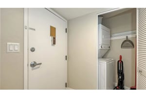 6518 MIDNIGHT PASS ROAD, SARASOTA, FL 34242 Sold 09/25/25