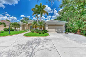 383 CEDARBROOK COURT, VENICE, FL 34292 - MLS#MFRA4662260