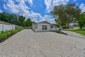 412 BAILEY ROAD, SARASOTA, FL 34237 - MLS#MFRA4662322