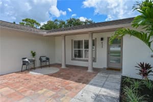 412 BAILEY ROAD, SARASOTA, FL 34237 - MLS#MFRA4662322