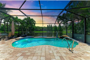 4720 Woodbrook Dr, SARASOTA