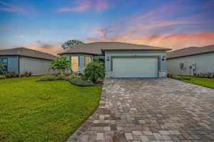 9225 Barrier Coast Trl, PARRISH