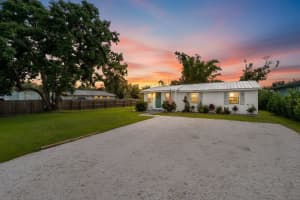 841 Hand Ave, SARASOTA