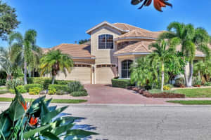 4596 Tuscana Dr, SARASOTA