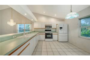 6016 BONAVENTURE PLACE, SARASOTA, FL 34243 - MLS#MFRA4662460