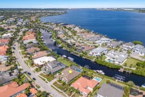 576 FORE DRIVE, BRADENTON, FL 34208 - MLS#MFRA4662547