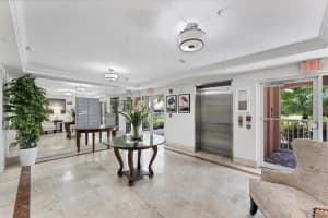 5246 MANORWOOD DRIVE, SARASOTA, FL 34235 - MLS#MFRA4662563