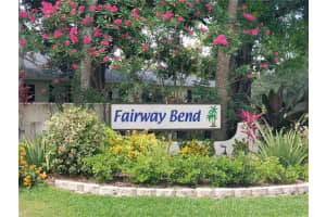 7050 FAIRWAY BEND LANE, SARASOTA, FL 34243 - MLS#MFRA4662600