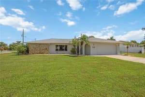 546 Highland Ave Nw, PORT CHARLOTTE