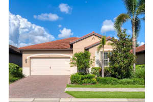 151 Ventosa Pl, NOKOMIS