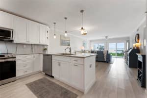 743 MANATEE AVENUE, HOLMES BEACH, FL 34217 - MLS#MFRA4662735