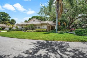 4481 Ascot Cir N, SARASOTA