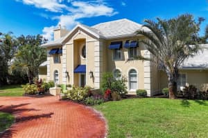5197 Flicker Field Cir, SARASOTA