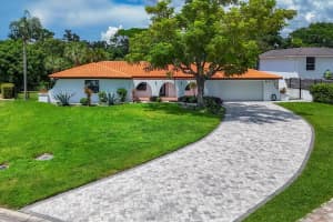2101 RIVER RIDGE DRIVE, SARASOTA, FL 34239 - MLS#MFRA4662815