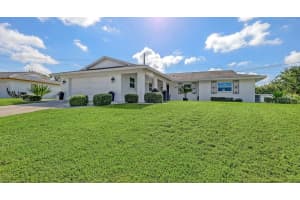 6717 Roxbury Dr, SARASOTA