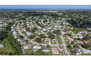 6717 ROXBURY DRIVE, SARASOTA, FL 34231 - MLS#MFRA4662832