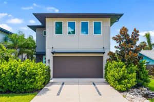 2220 Pine Ter, SARASOTA