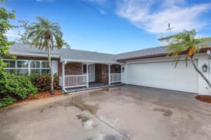 5217 CANTERBURY DRIVE, SARASOTA, FL 34243 - MLS#MFRA4662859