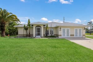 2004 BOCA CHICA AVENUE, NORTH PORT, FL 34286 - MLS#MFRA4662875