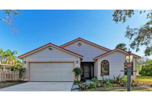 4920 82ND PLACE, SARASOTA, FL 34243 - MLS#MFRA4662909