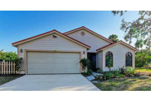 4920 82ND PLACE, SARASOTA, FL 34243 - MLS#MFRA4662909