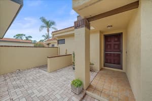 5343 Huntingwood Ct #33, SARASOTA