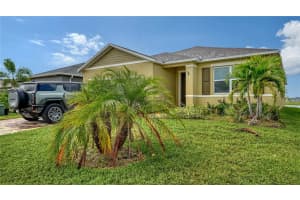 7422 35TH LANE, SARASOTA, FL 34243 - MLS#MFRA4663013