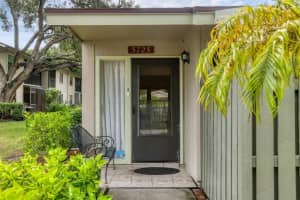 5725 Summer Side Ln #19a, SARASOTA