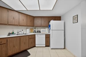 6051 SUN BOULEVARD, ST PETERSBURG, FL 33715 - MLS#MFRA4663176