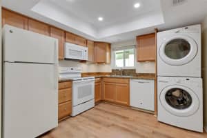 66 STRATHMORE BOULEVARD, SARASOTA, FL 34233 - MLS#MFRA4663179