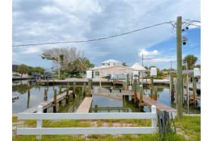 601 BARONET LANE, HOLMES BEACH, FL 34217 - MLS#MFRA4663258