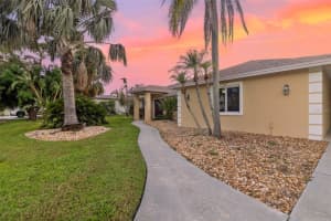 6454 BEECHWOOD AVENUE, SARASOTA, FL 34231 - MLS#MFRA4663295