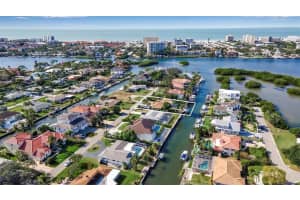 1637 Stanford Ln Sarasota, FL 34231 Sold 08/27/25