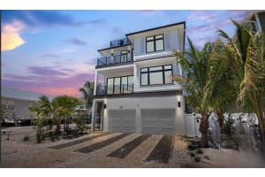 102 9th St S, BRADENTON BEACH