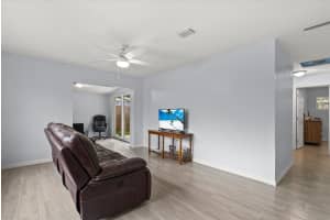 2035 VINSON AVENUE, SARASOTA, FL 34232 - MLS#MFRA4663363