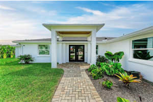 668 KEY ROYALE DRIVE, HOLMES BEACH, FL 34217 - MLS#MFRA4663407