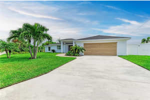 668 KEY ROYALE DRIVE, HOLMES BEACH, FL 34217 - MLS#MFRA4663407