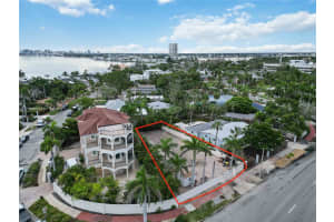 236 N BLVD OF THE PRESIDENTS, SARASOTA, FL 34236 - MLS#MFRA4663417