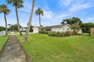 1039 BAYSHORE AVENUE, FORT MYERS, FL 33919 - MLS#MFRA4663426
