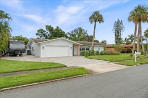 1039 BAYSHORE AVENUE, FORT MYERS, FL 33919 - MLS#MFRA4663426