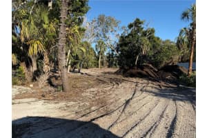 580 NEPTUNE AVENUE, LONGBOAT KEY, FL 34228 Sold 02/18/26