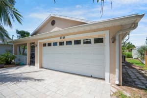 1877 VAMO DRIVE, SARASOTA, FL 34231 - MLS#MFRA4663477