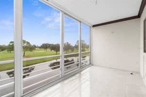 7461 W Country Club Dr N #310, SARASOTA