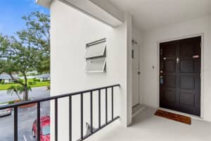 7461 COUNTRY CLUB DRIVE, SARASOTA, FL 34243 - MLS#MFRA4663481